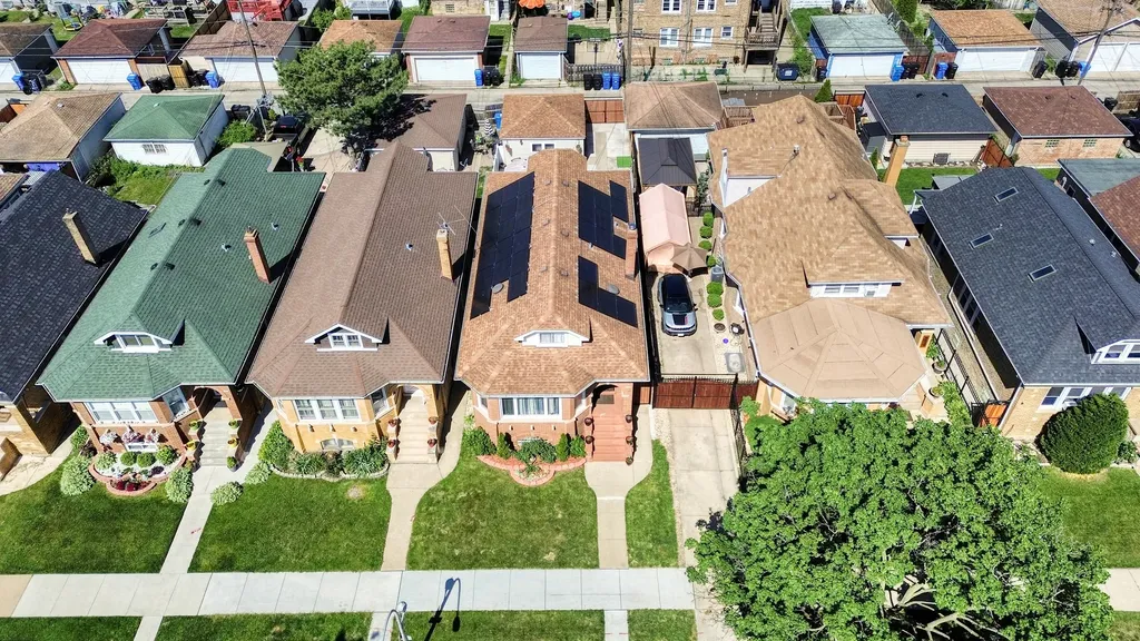 2924 North Linder Avenue Chicago IL 60641