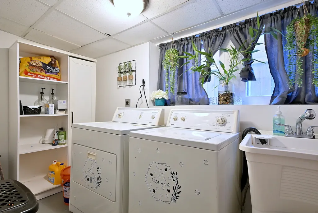 2924 North Linder Avenue Chicago IL 60641