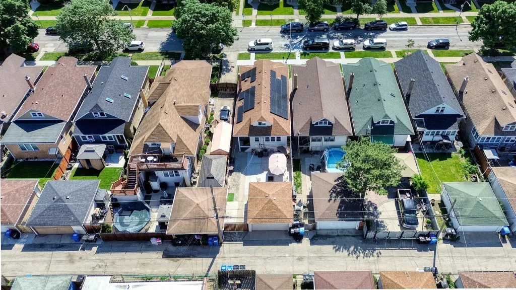 2924 North Linder Avenue Chicago IL 60641