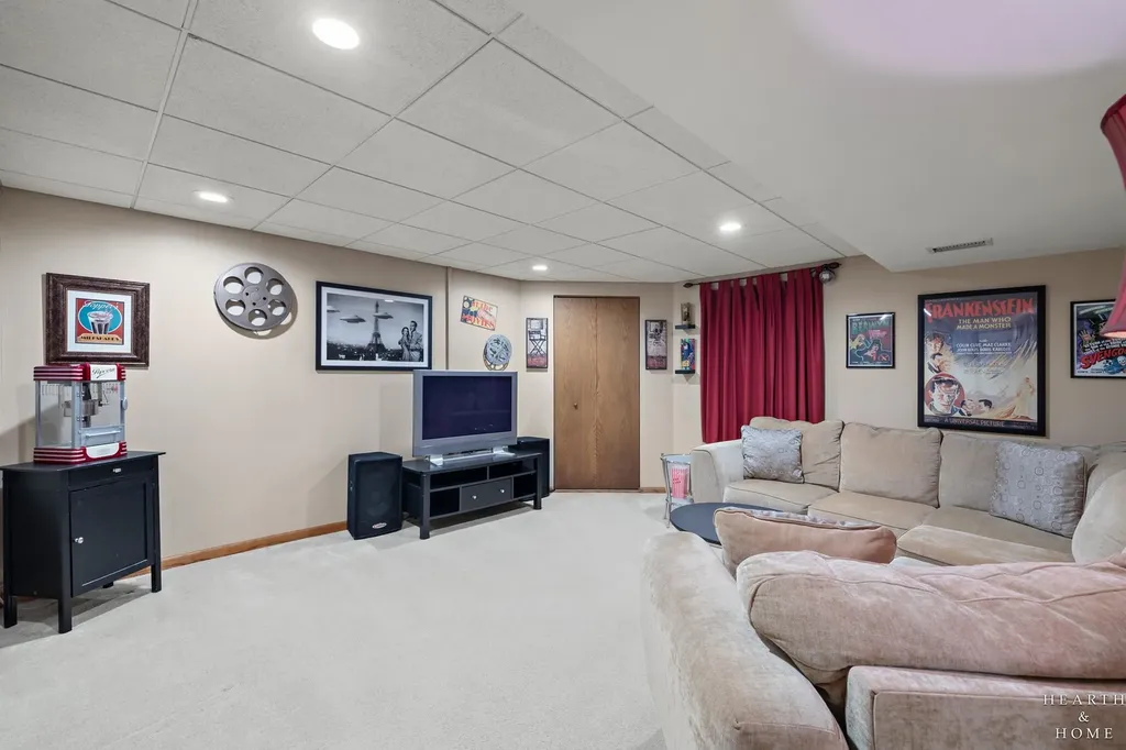 624 Lorree Lane Lake In The Hills IL 60156