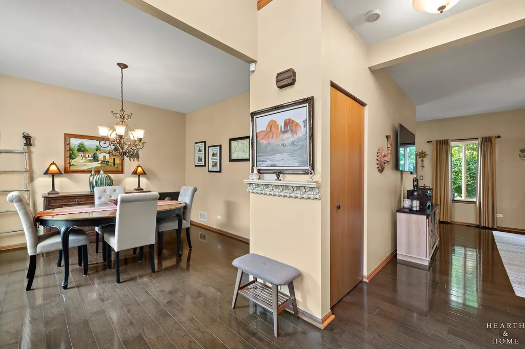 624 Lorree Lane Lake In The Hills IL 60156