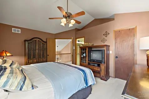 624 Lorree Lane Lake In The Hills IL 60156