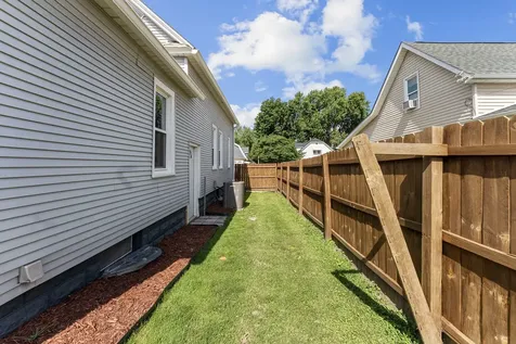 240 45TH Street Moline IL 61265