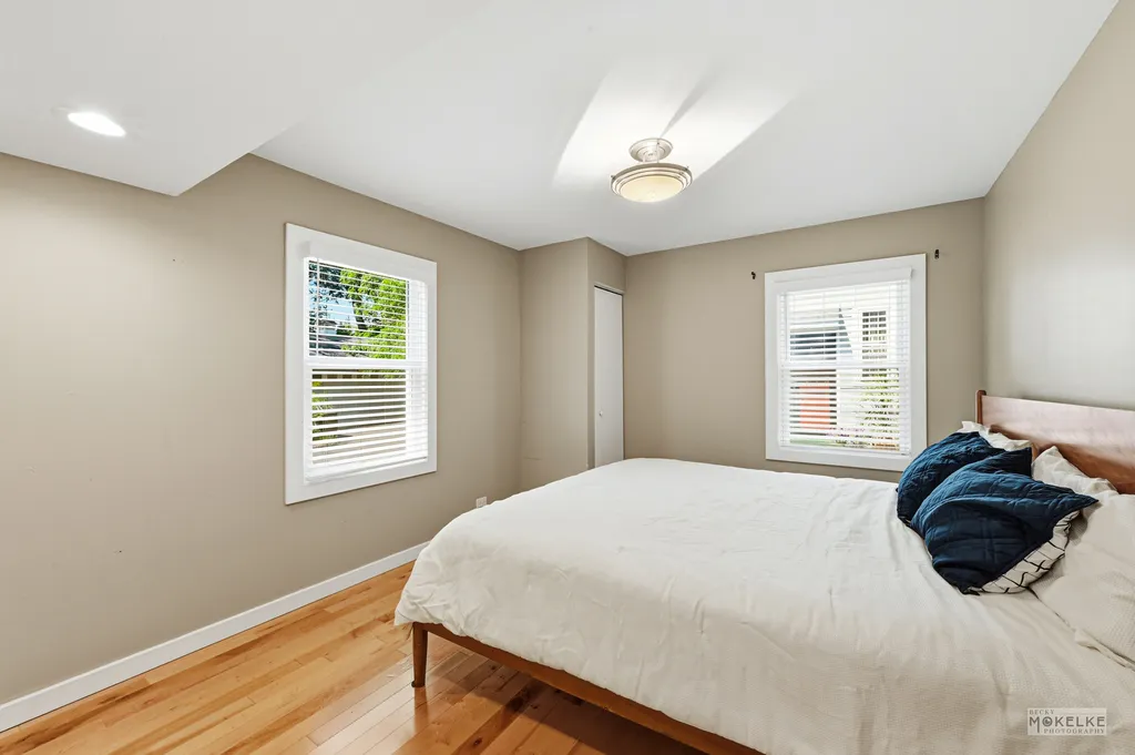 125 West Adams Street Villa Park IL 60181