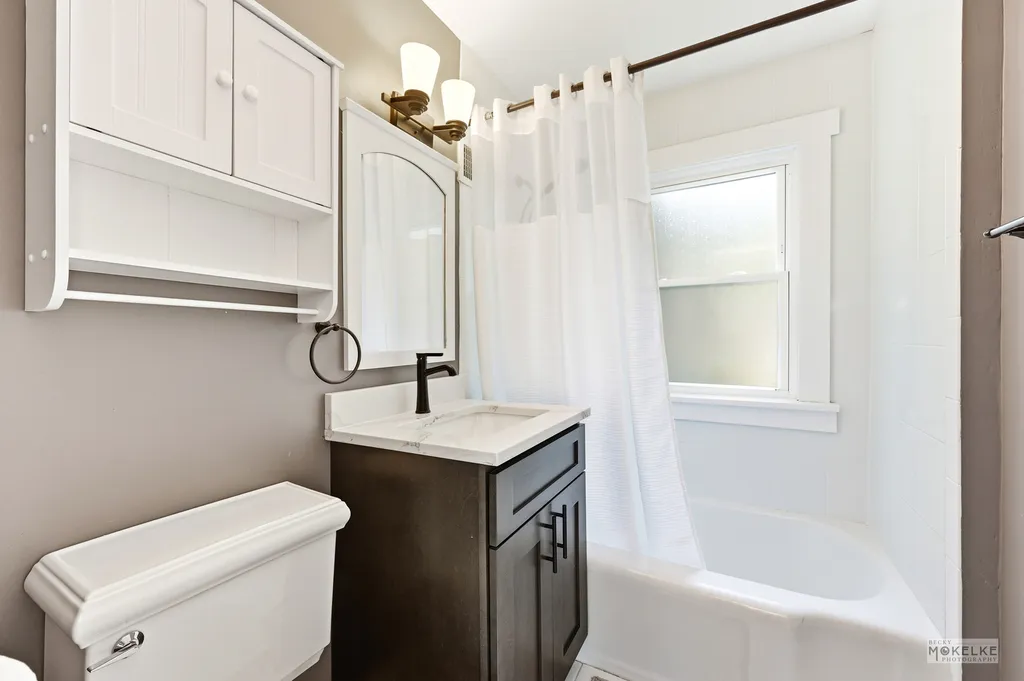 125 West Adams Street Villa Park IL 60181
