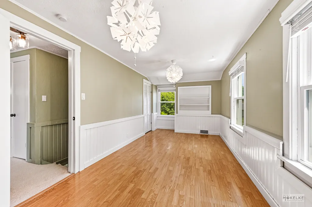 125 West Adams Street Villa Park IL 60181