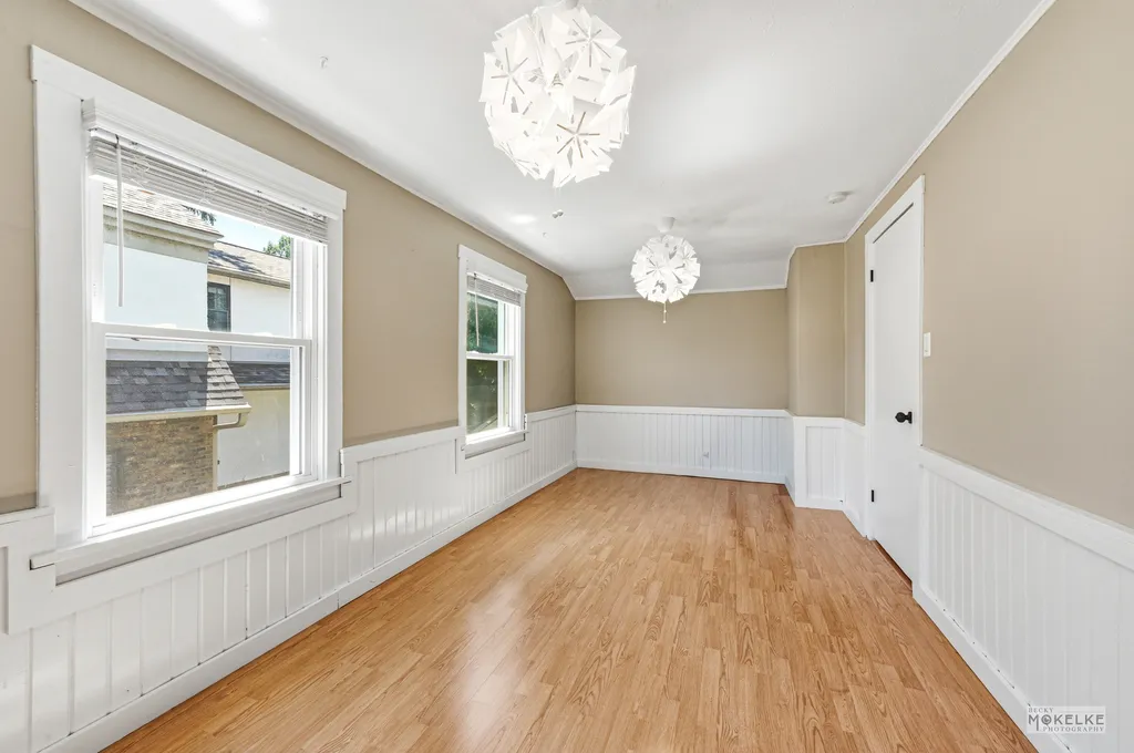 125 West Adams Street Villa Park IL 60181