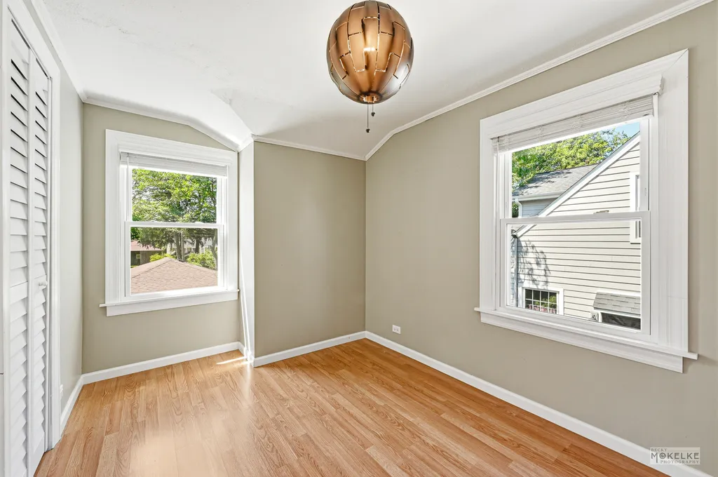 125 West Adams Street Villa Park IL 60181
