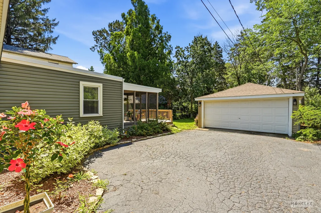 125 West Adams Street Villa Park IL 60181