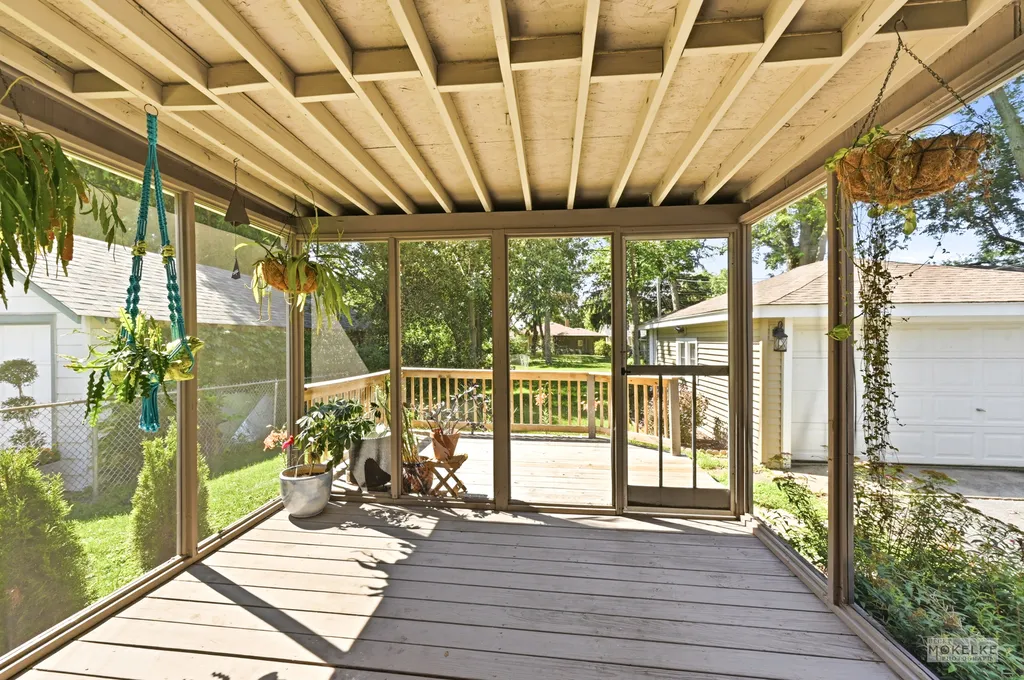 125 West Adams Street Villa Park IL 60181