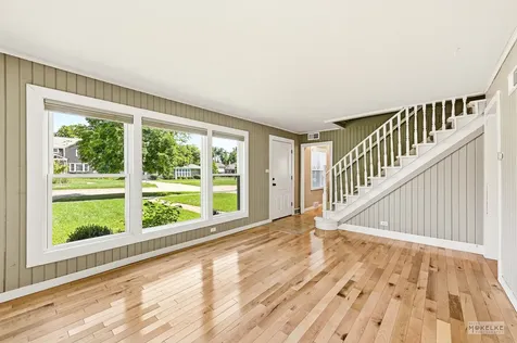125 West Adams Street Villa Park IL 60181