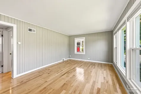 125 West Adams Street Villa Park IL 60181