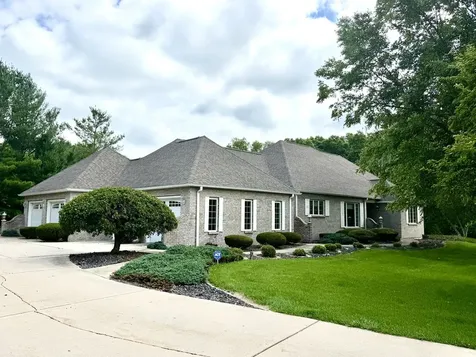 2202 Meadows Drive Sterling IL 61081