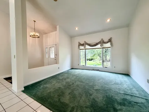 2202 Meadows Drive Sterling IL 61081