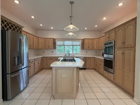 2202 Meadows Drive Sterling IL 61081