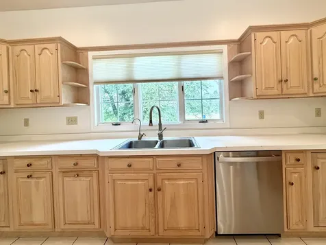 2202 Meadows Drive Sterling IL 61081