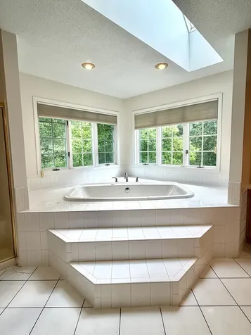 2202 Meadows Drive Sterling IL 61081