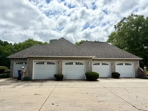 2202 Meadows Drive Sterling IL 61081
