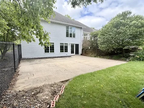 2202 Meadows Drive Sterling IL 61081