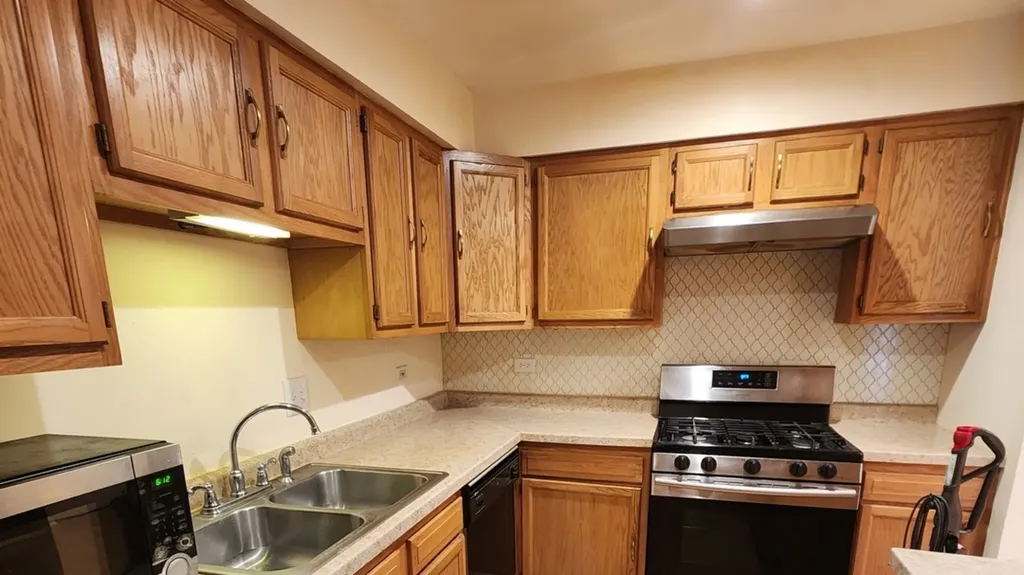 1102 Hinswood Drive Darien IL 60561