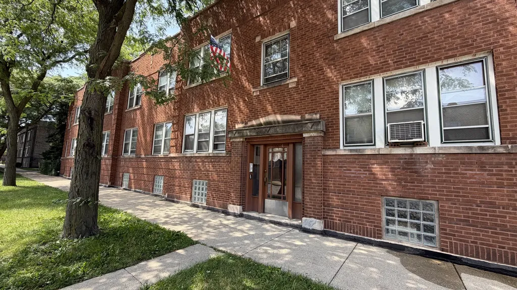 5304 West Potomac Avenue Chicago IL 60651