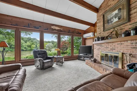 511 North Woodland Drive Dixon IL 61021
