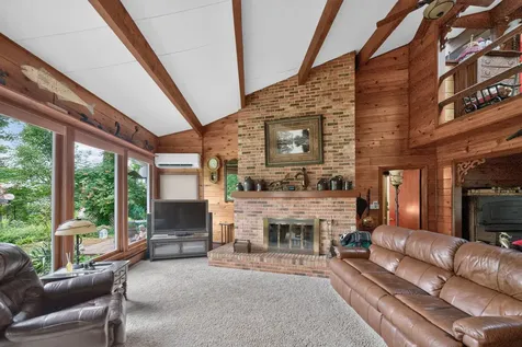 511 North Woodland Drive Dixon IL 61021
