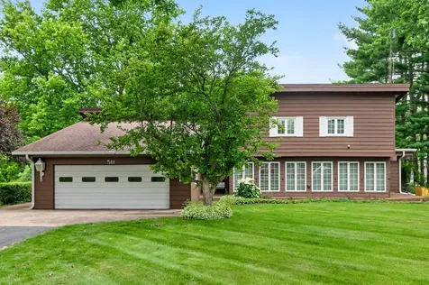 511 North Woodland Drive Dixon IL 61021