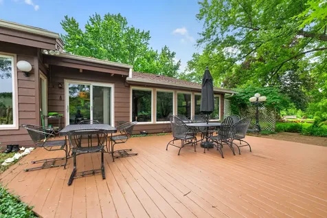 511 North Woodland Drive Dixon IL 61021