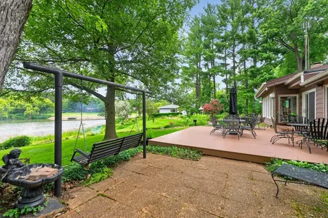 511 North Woodland Drive Dixon IL 61021
