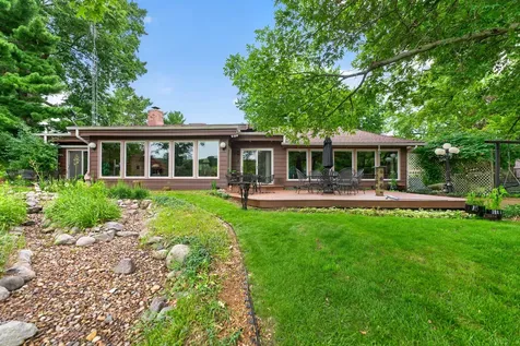 511 North Woodland Drive Dixon IL 61021
