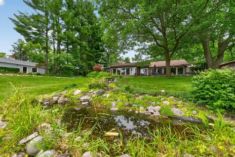 511 North Woodland Drive Dixon IL 61021