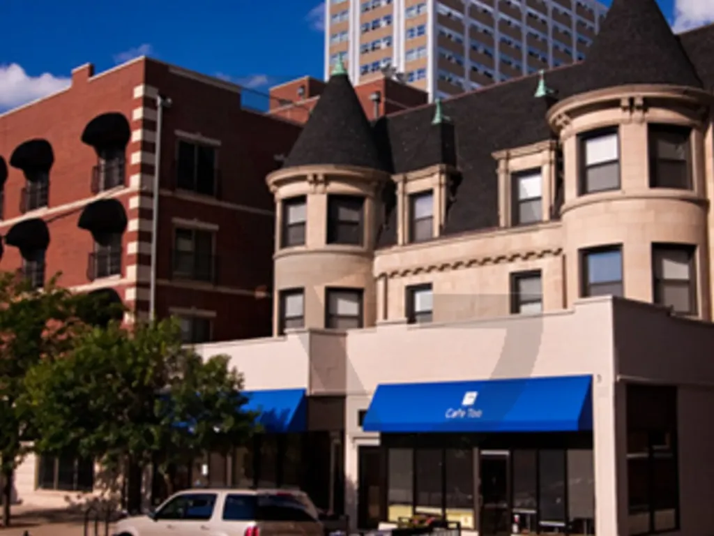 4715 North Sheridan Road Chicago IL 60640