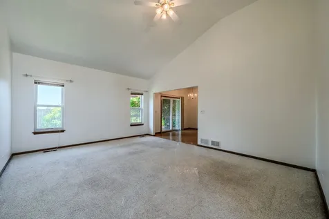 204 Magnolia Drive North Aurora IL 60542