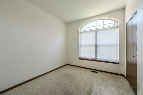 204 Magnolia Drive North Aurora IL 60542
