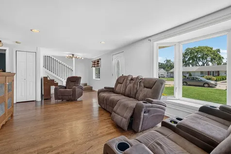 8856 South Komensky Avenue Hometown IL 60456
