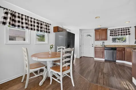 8856 South Komensky Avenue Hometown IL 60456