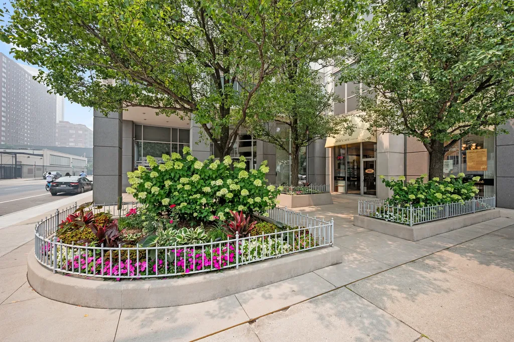 200 West Grand Avenue Chicago IL 60654