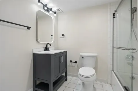 3842 North Bell Avenue Chicago IL 60618