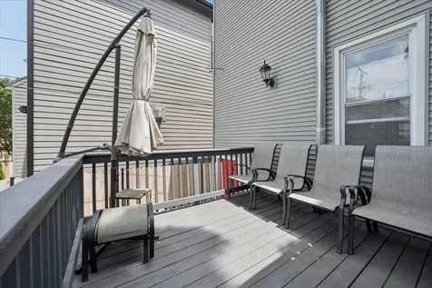 3842 North Bell Avenue Chicago IL 60618