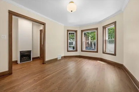 3842 North Bell Avenue Chicago IL 60618