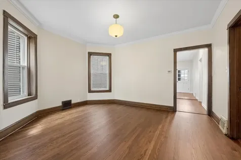 3842 North Bell Avenue Chicago IL 60618