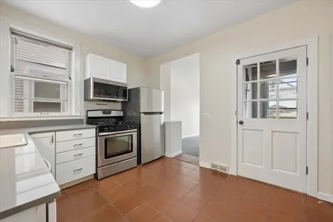 3842 North Bell Avenue Chicago IL 60618