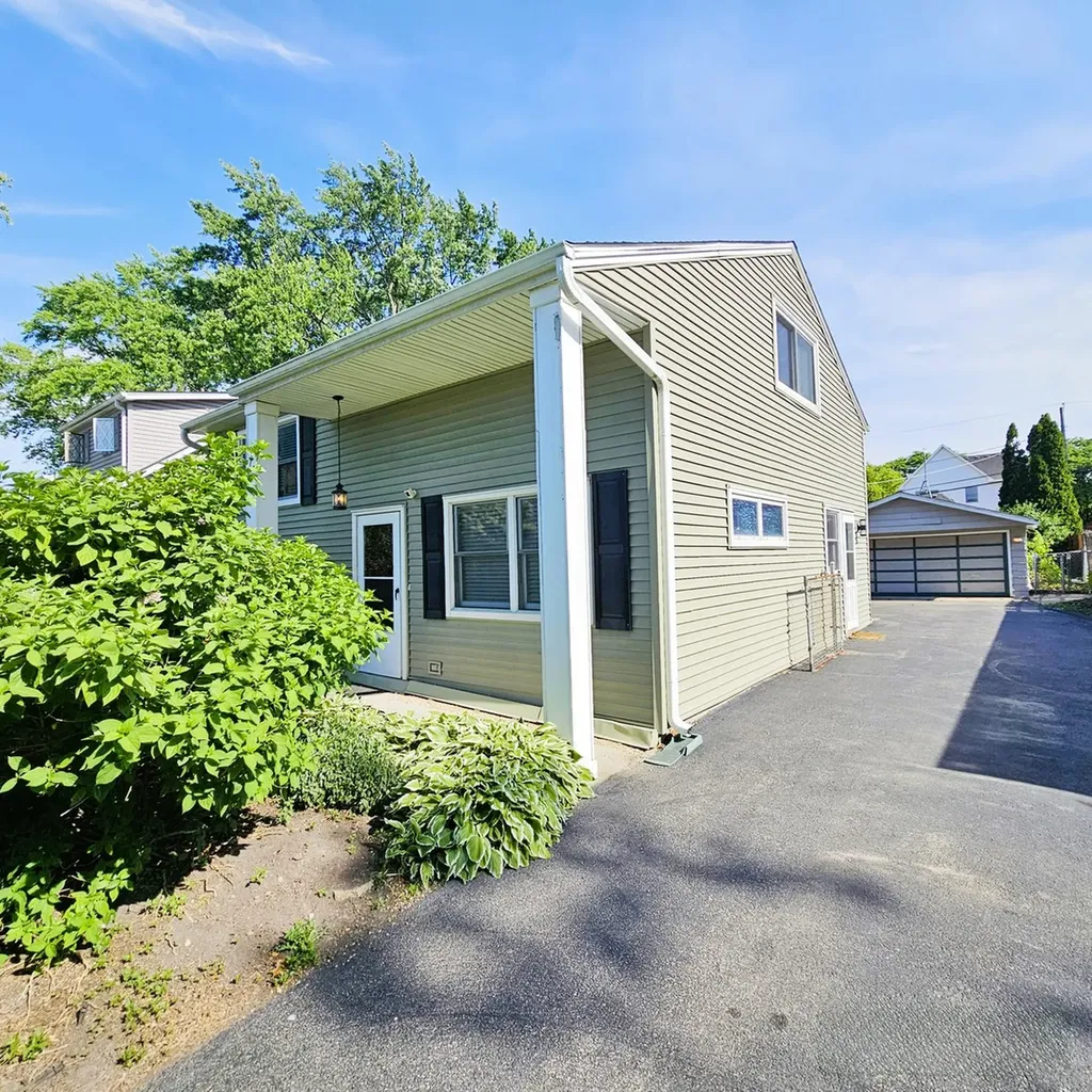 618 West Comstock Avenue Elmhurst IL 60126