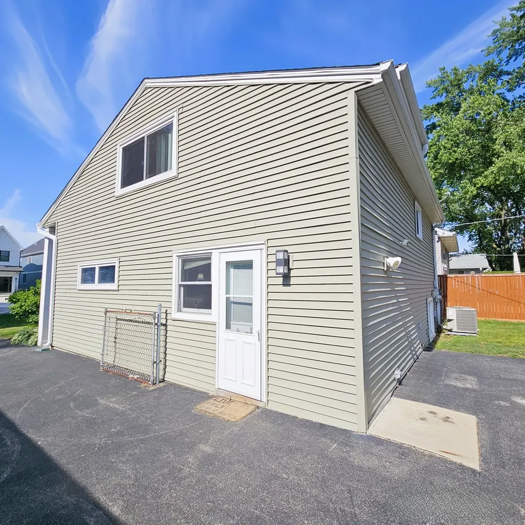 618 West Comstock Avenue Elmhurst IL 60126