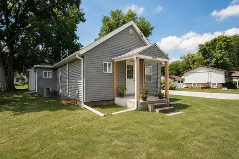 1820 West 9th Street Dixon IL 61021