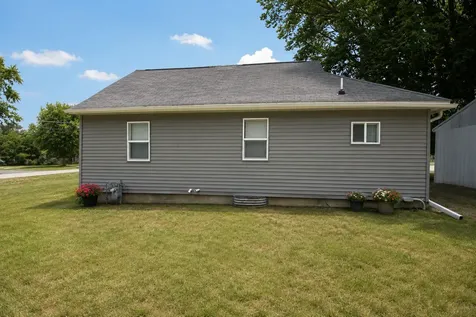 1820 West 9th Street Dixon IL 61021