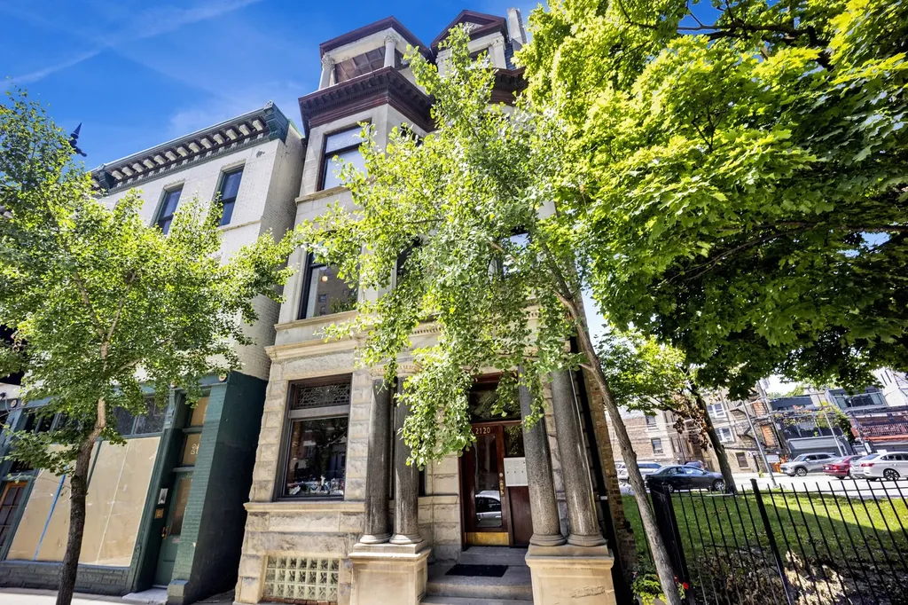 2120 North Clark Street Chicago IL 60614
