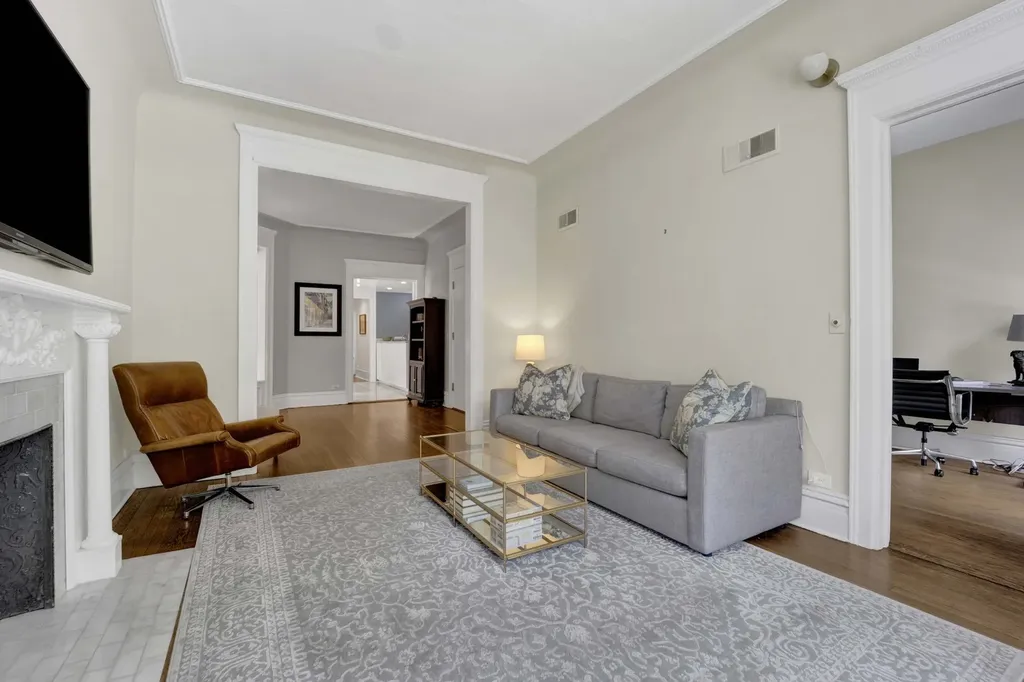 2120 North Clark Street Chicago IL 60614