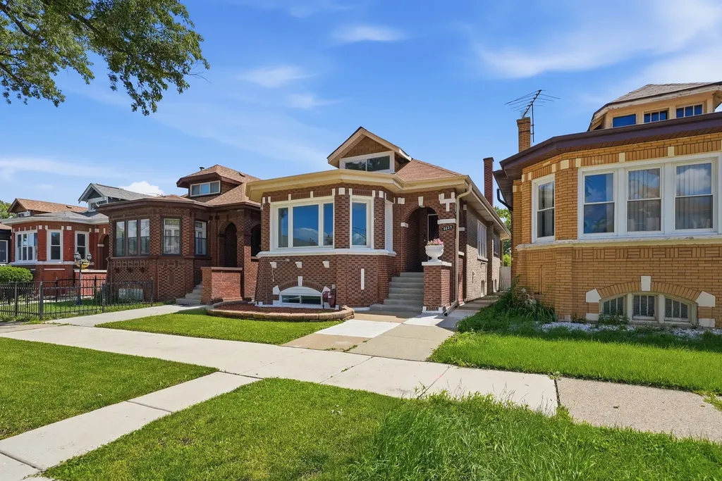 8623 South Wood Avenue Chicago IL 60620
